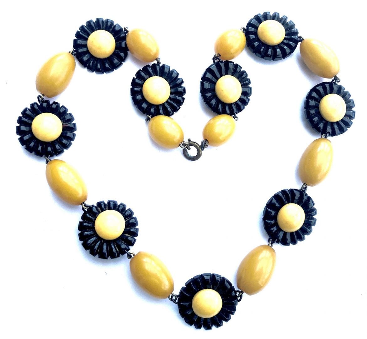 CARELLA - Butterscotch Bakelite Necklace | veryDonna