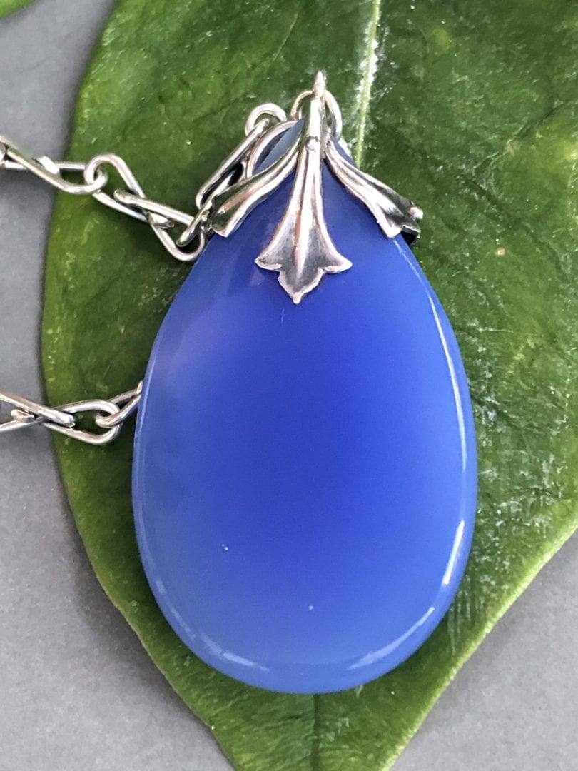 Vintage blue deals necklace