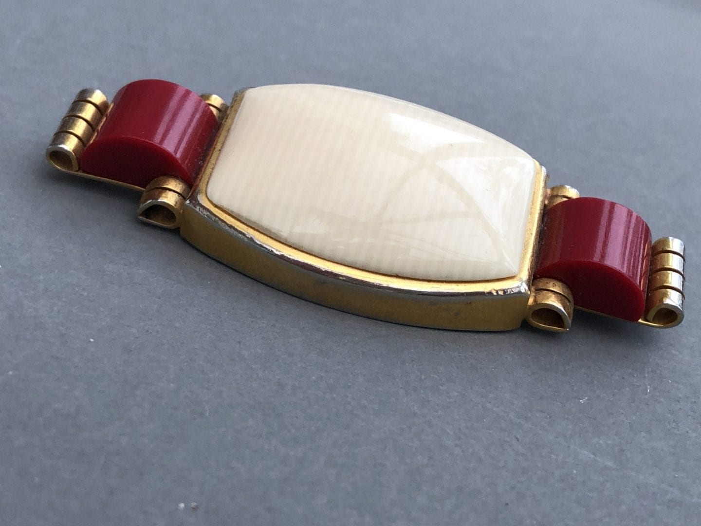 Broche Art Déco Plaqué Or Années 1930 - Attribuée à Jakob Bengel - Gravée Fabon Paris