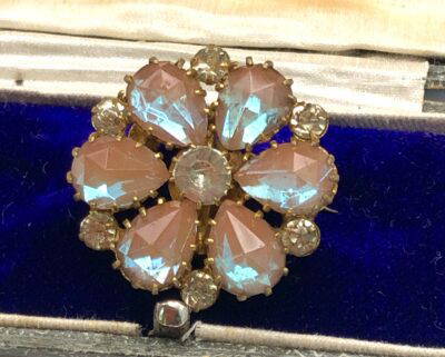 Saphiret brooch